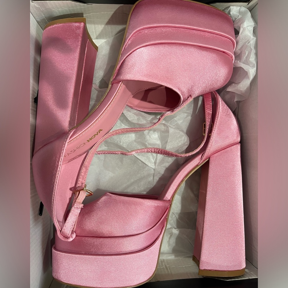 Fashion Nova. Size 8. Extreme platform pink heels